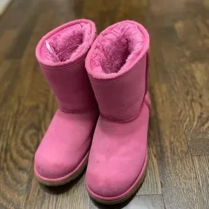 UGG | Shoes | Gently Used Kids Ugg Boots | Poshmark display picture 1